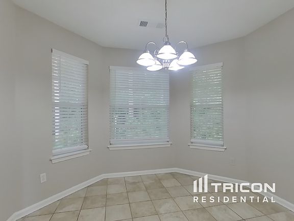 4th image of 2710 Forkview Pl