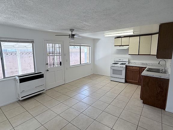 5th image of 24454 Myers Ave #B