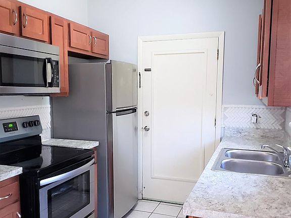 5th image of 1846 Louvre Dr