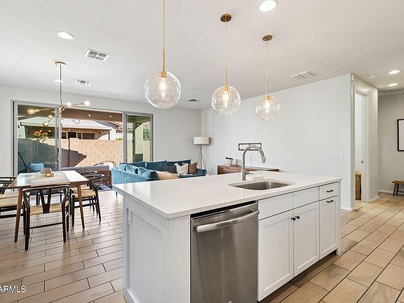 5th image of 4822 W ST ANNE Avenue