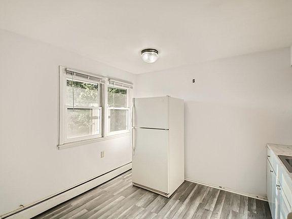 5th image of 3120 Newton Ave N #3120