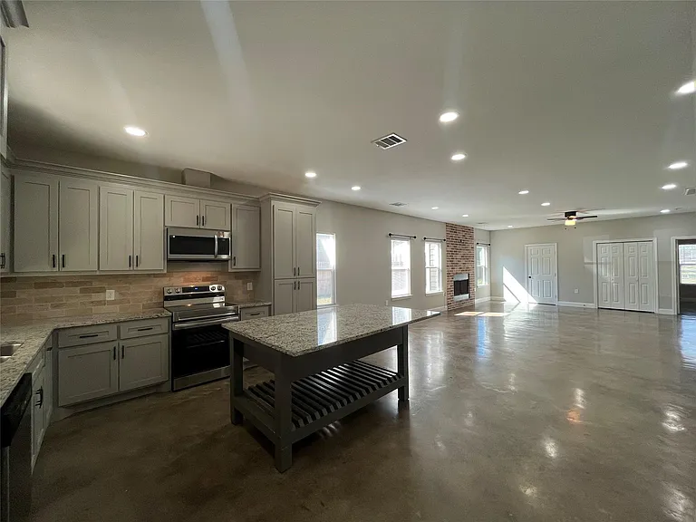 30023 Rosebud St — Photo 6
