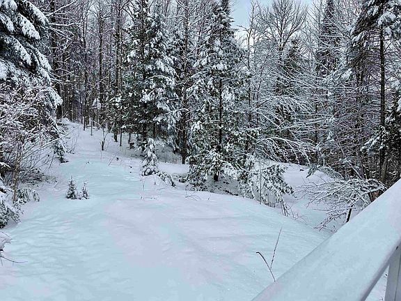 4th image of 378 Lost Nation Road