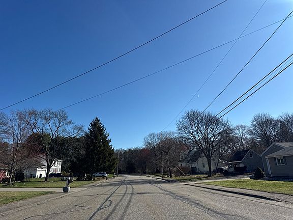 4th image of 34 Raymond Rd