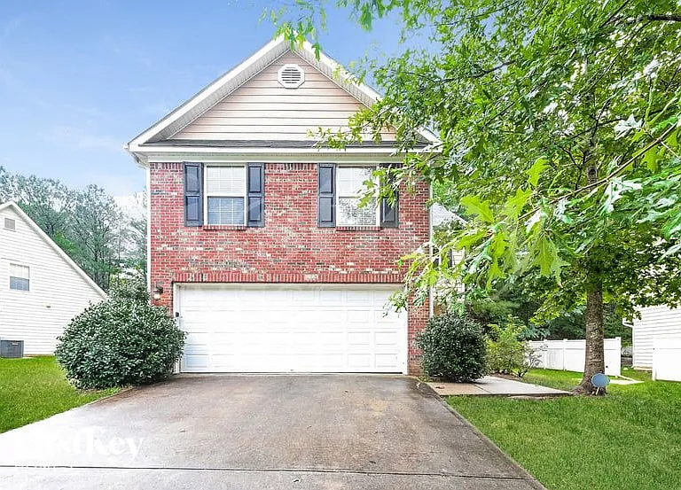 260 Valley View Dr — Photo 1