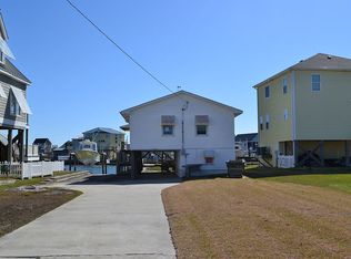604 Old Causeway Rd, Atlantic Beach, NC 28512