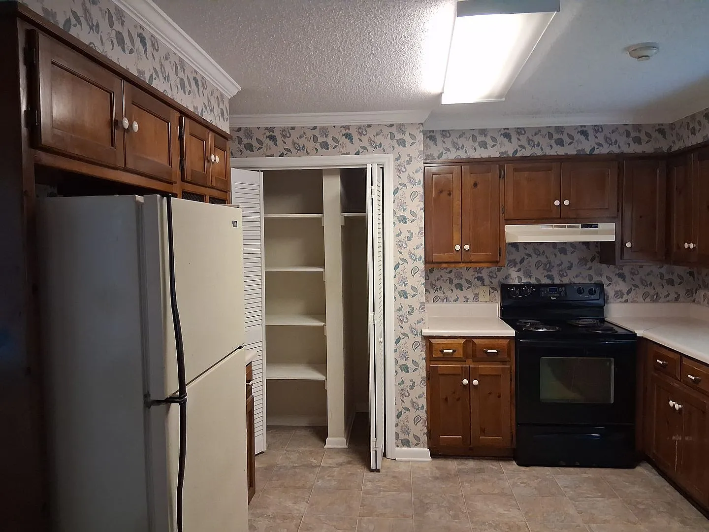 3BD/1.5B Home in Great Location!! — Photo 4