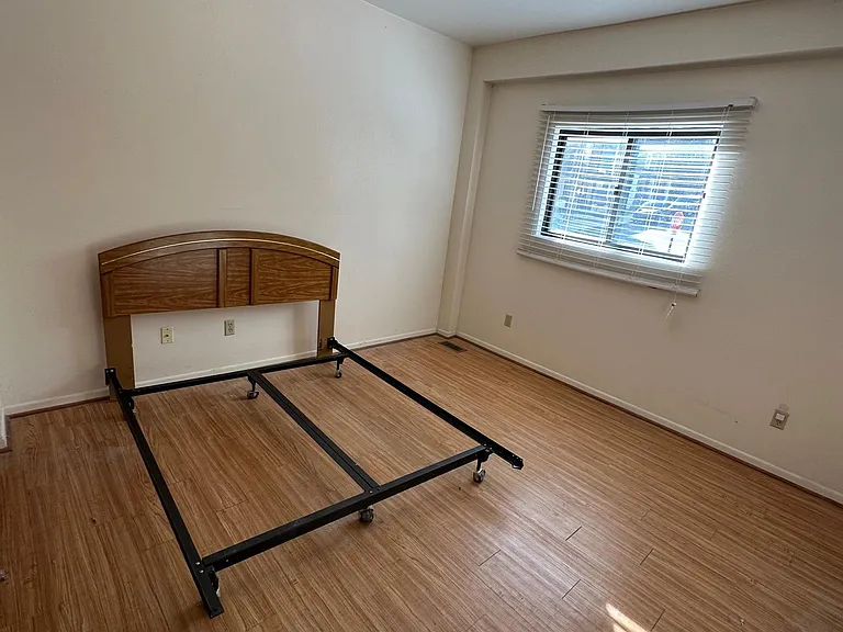 569 Woodmont Ave #A — Photo 7