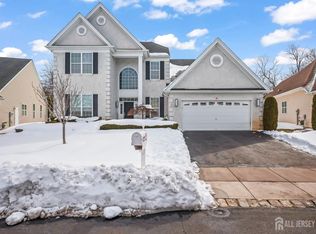 23 Troon Ct, Monroe Township, NJ 08831