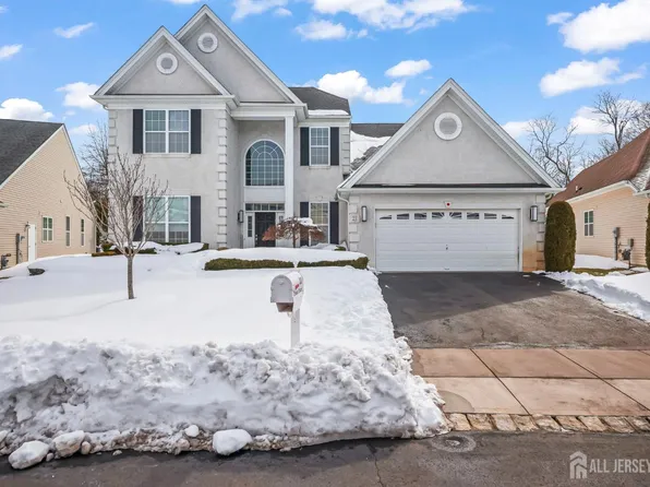 23 Troon Ct, Monroe Township, NJ 08831