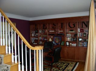 12103 Hogans Aly, Chester, VA 23836