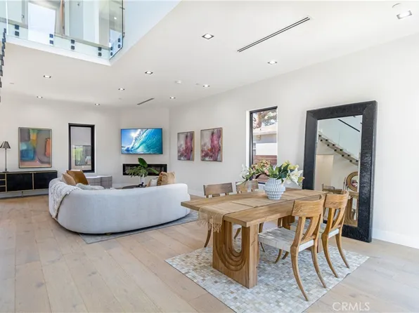 10943 Pickford Way, Culver City, CA 90230