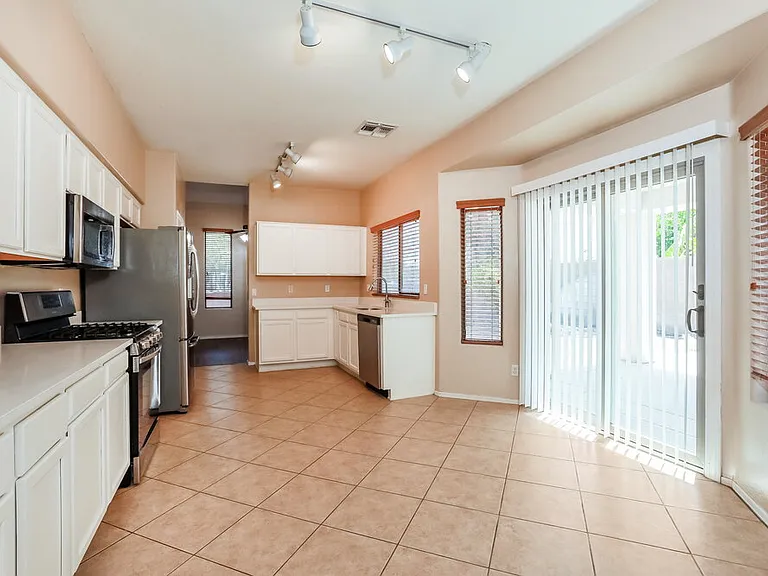 21299 E Lords Way — Photo 5