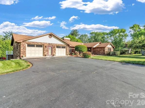 218 Brown Rd, Hendersonville, NC 28791