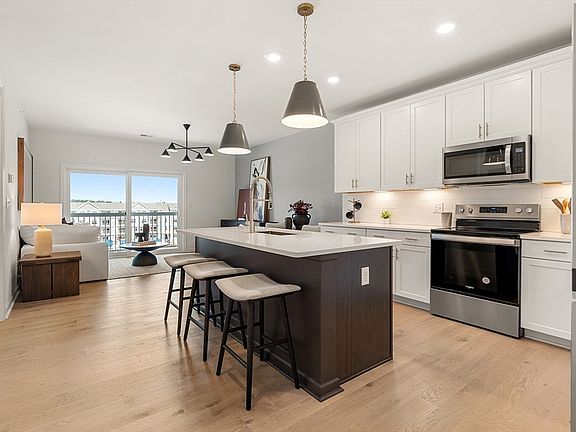 5th image of 30 Coppersmith Way #304