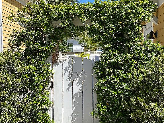 4th image of 15 Abbey Ave