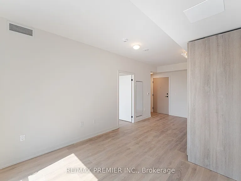 181 Sterling Rd #708 — Photo 12