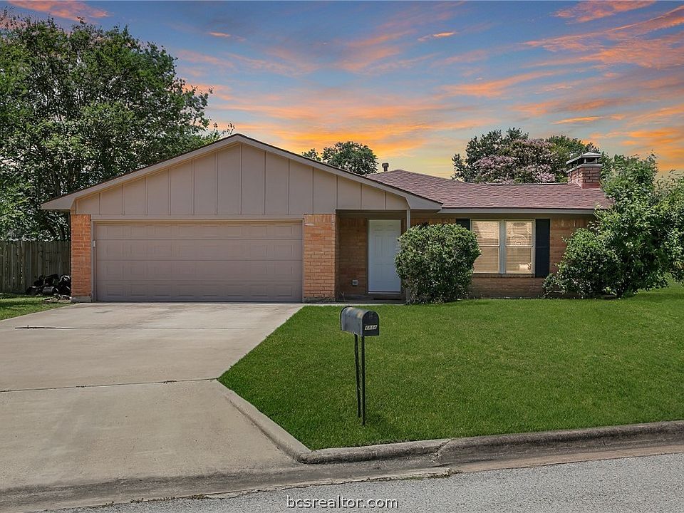 1st image of 1814 Medina Dr