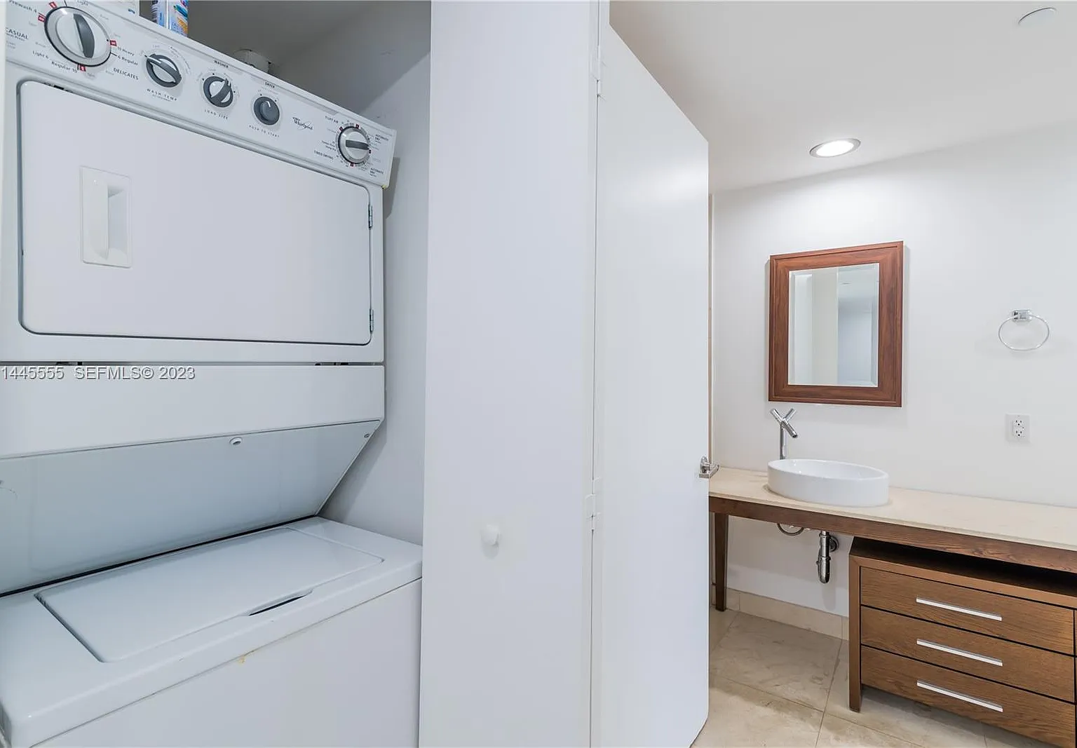 1 bed, 798 sqft, $3,600 — Photo 3