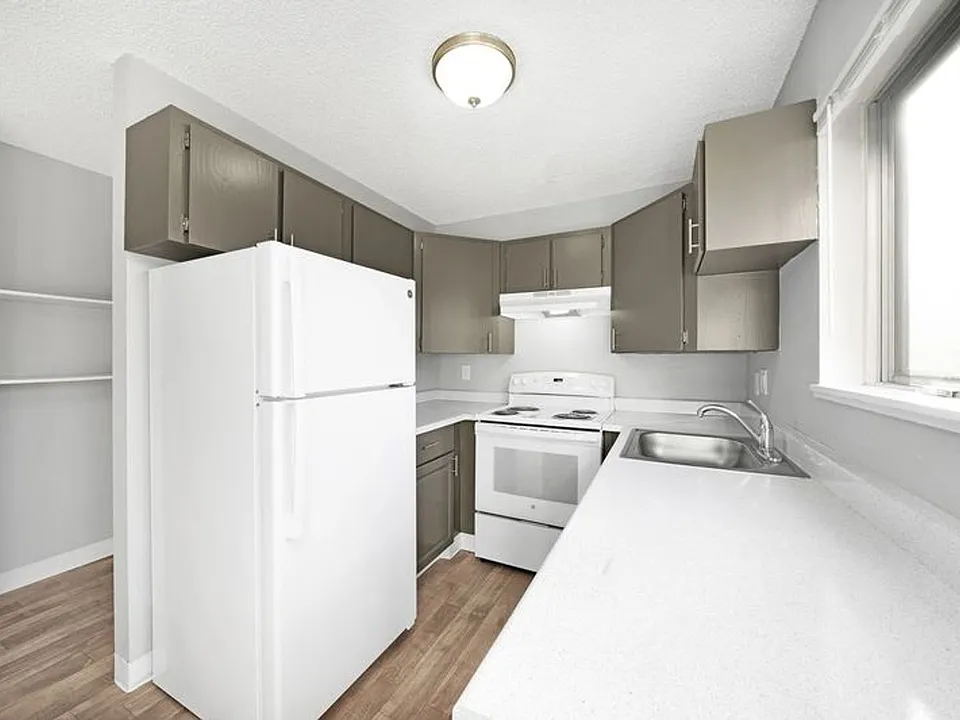 Wetherburne Square Townhomes