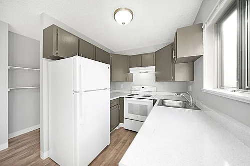 Wetherburne Square Townhomes Photo 1