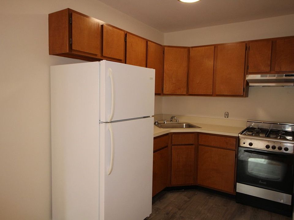 2nd image of 112 Baltic St #3R