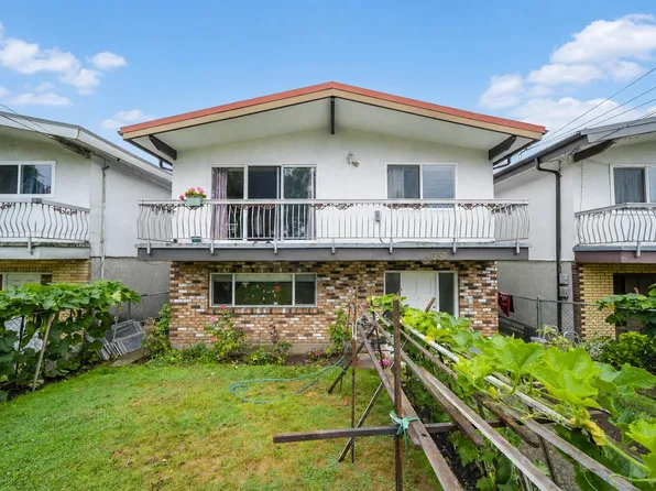4657 Slocan St, Vancouver, BC V5R 1Z8