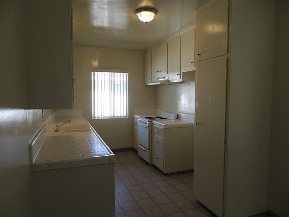 2nd image of 549 Nebraska Ave APT 6