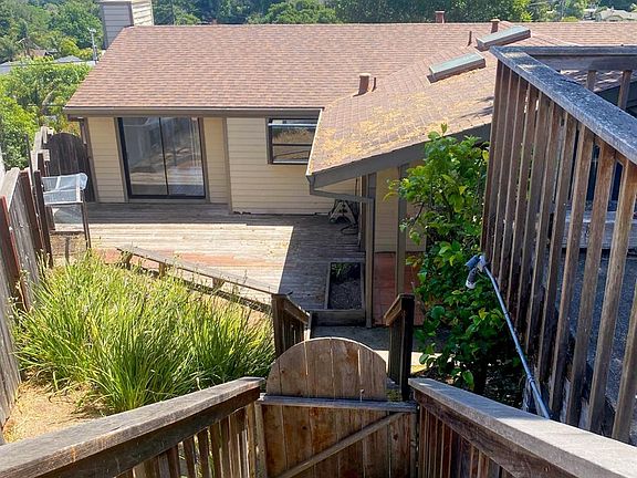 2nd image of 300 Corte Madera Avenue