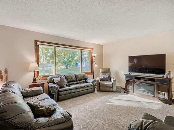 2nd image of 16820 Honeysuckle Ln