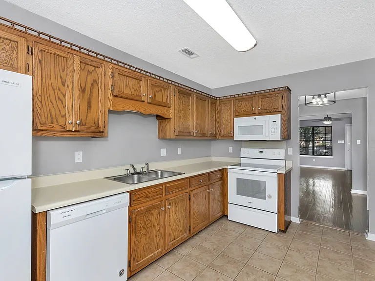2904 McDonald Dr SW #1 — Photo 10