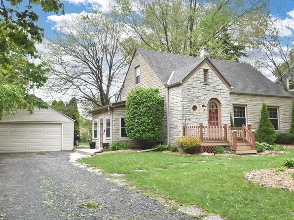 2217 North 119th STREET, Wauwatosa, WI 53226