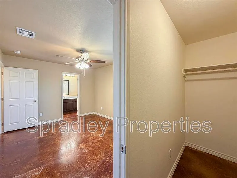 3 bed, 2.0 bath, 1293 sqft, $1,395 — Photo 4