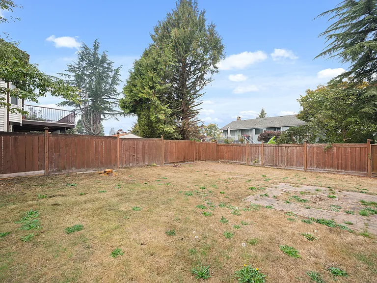 3639 Dunsmuir Way — Photo 37