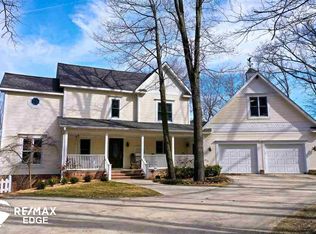 2205 Parker Rd, Holly, MI 48442