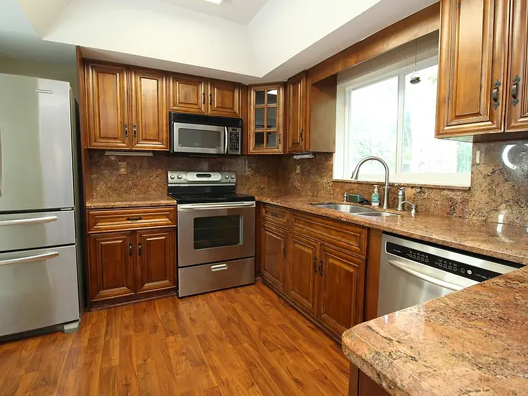 8321 SW 39th Ct — Photo 6