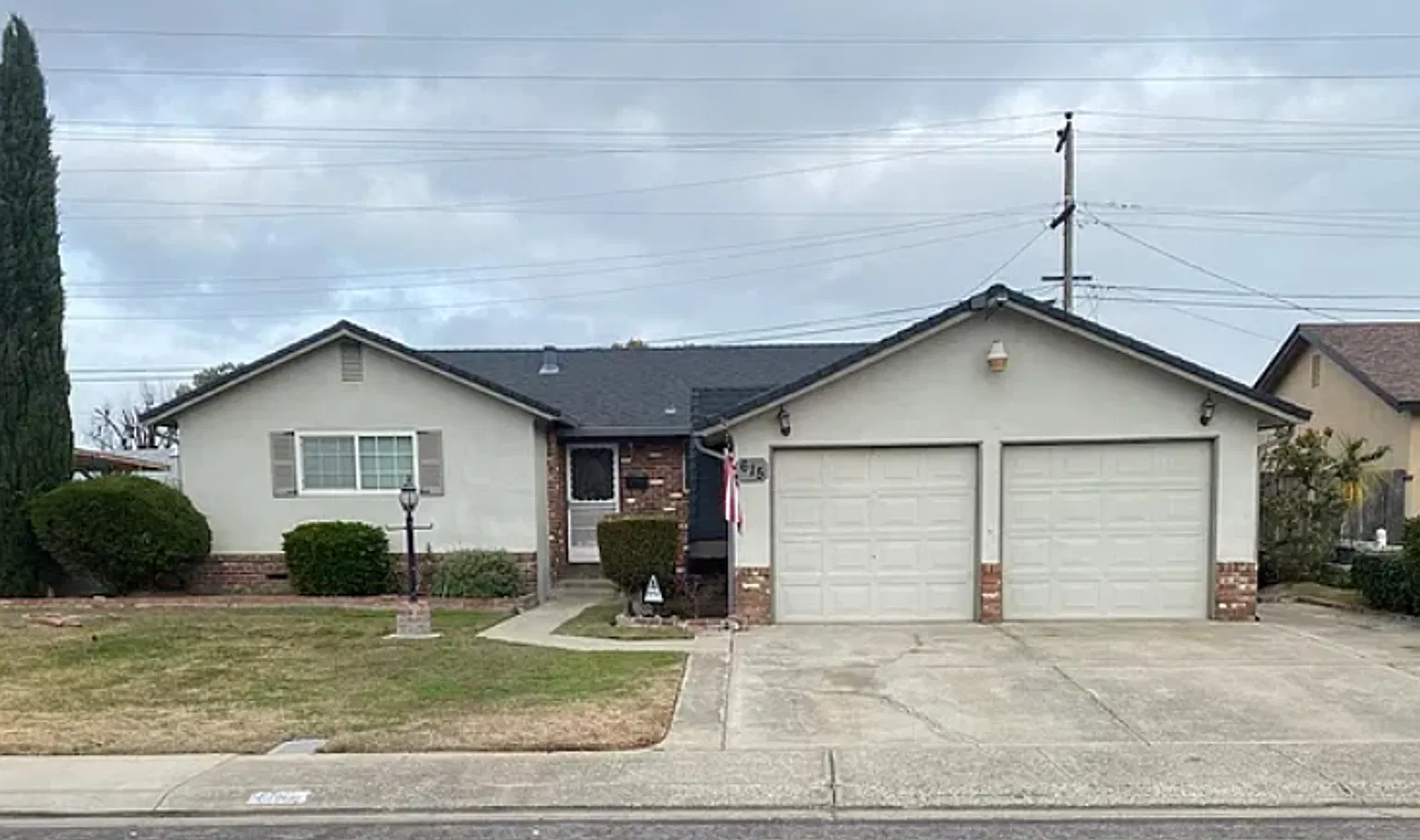 Charming Single-Story Home with Spacious Backyard in Manteca! — Photo 1