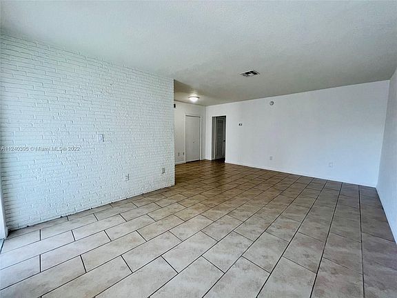 4th image of 1940 Bay Dr #12A