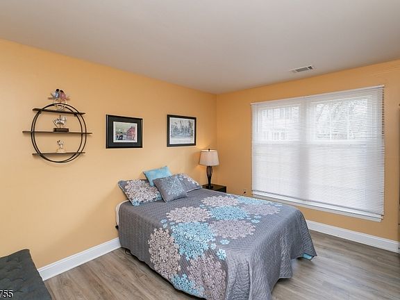4th image of 109 Huckleberry Ct #109