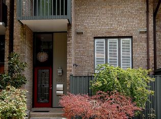 9253 Three Oaks Dr, Silver Spring, MD 20901