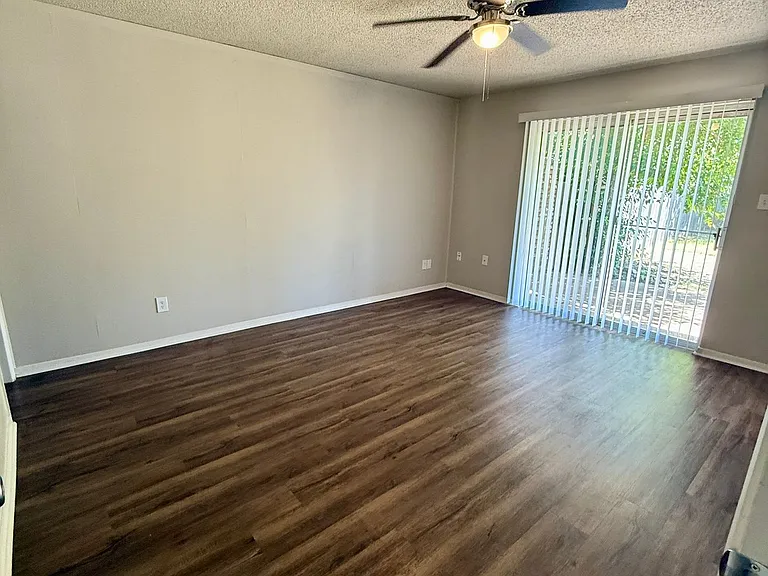 3610 Robinhood Dr — Photo 18
