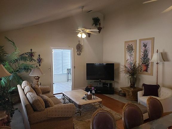 3rd image of 4955 Water Oak Dr