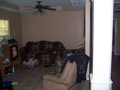 4th image of 678 Saint James Dr