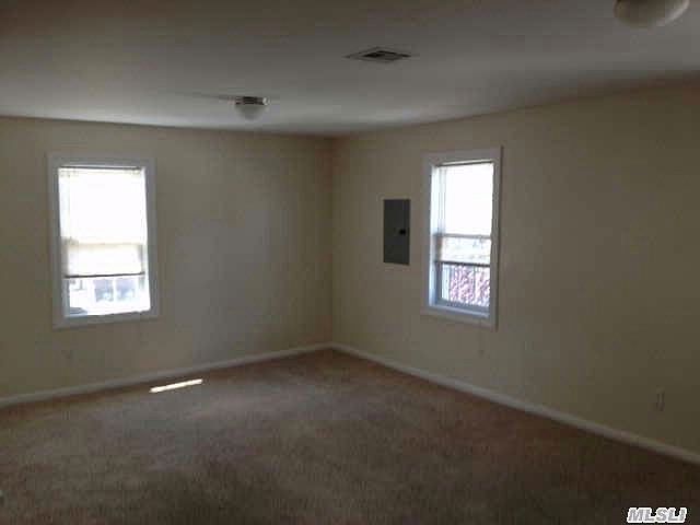 2nd image of 363 Roosevelt Ave