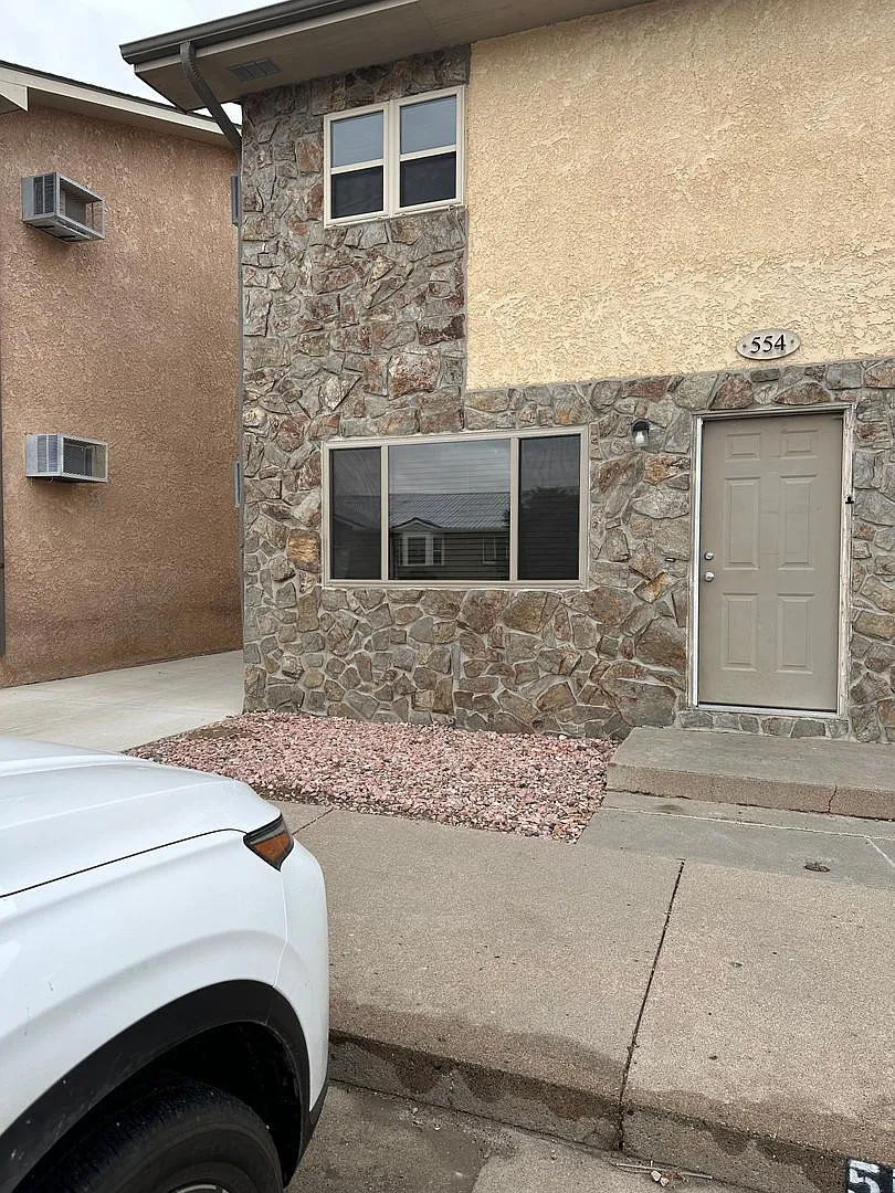 Townhouse located within walking distance to Regional West Medical Center! — Photo 1
