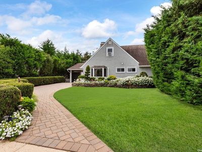 16 Meeting Lane, Hicksville, NY, 11801