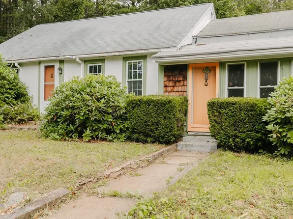 5 Witt Dr, North Brookfield, MA 01535