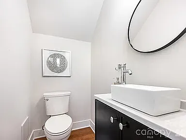 1121 Condon St — Photo 6