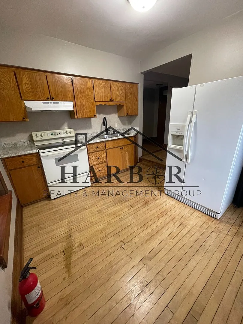 $250 Gift Card Move in Special! — Photo 4