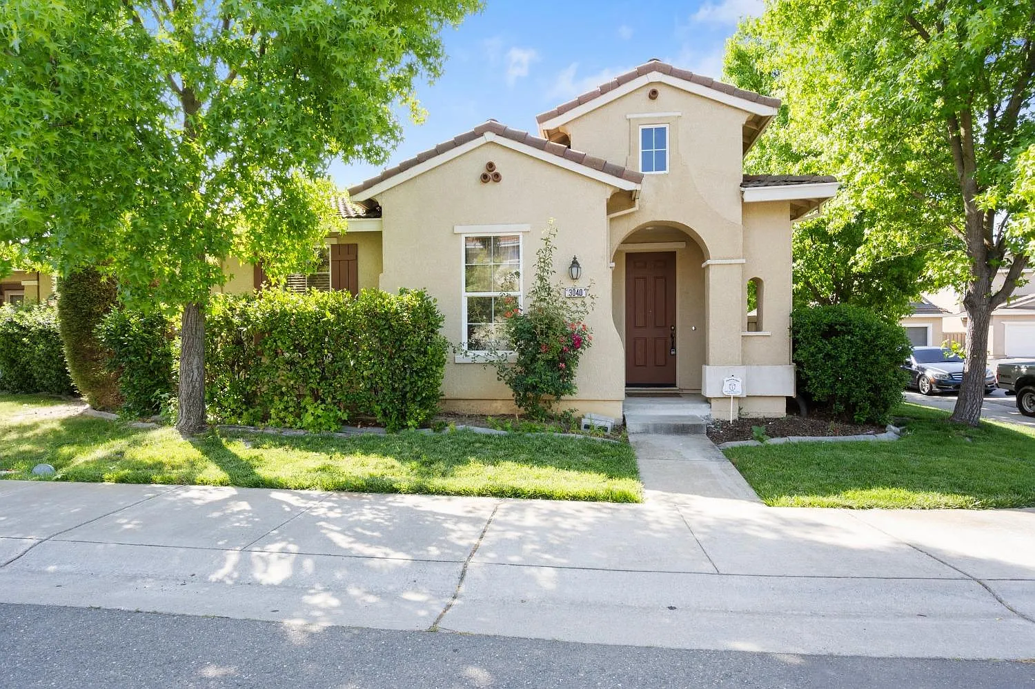 3040 Spoonwood Way photo 1